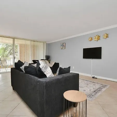 Double Master Suites Condo Near Med Ctr, Nrg Arena 2
